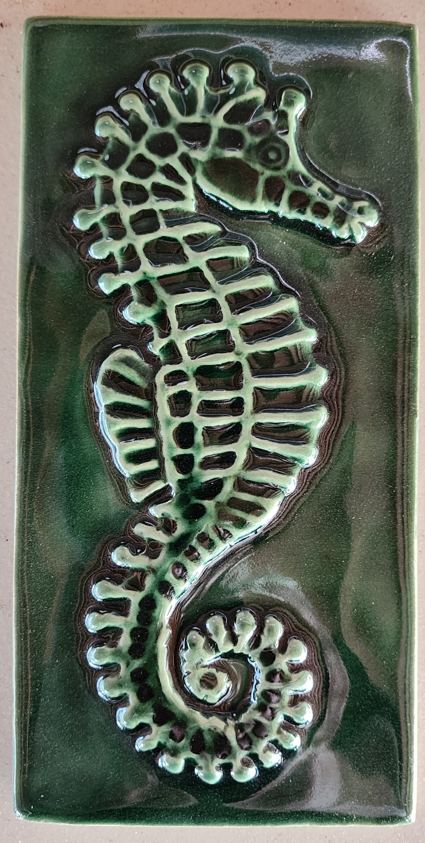 Seahorse, single glaze, 8x4 inches