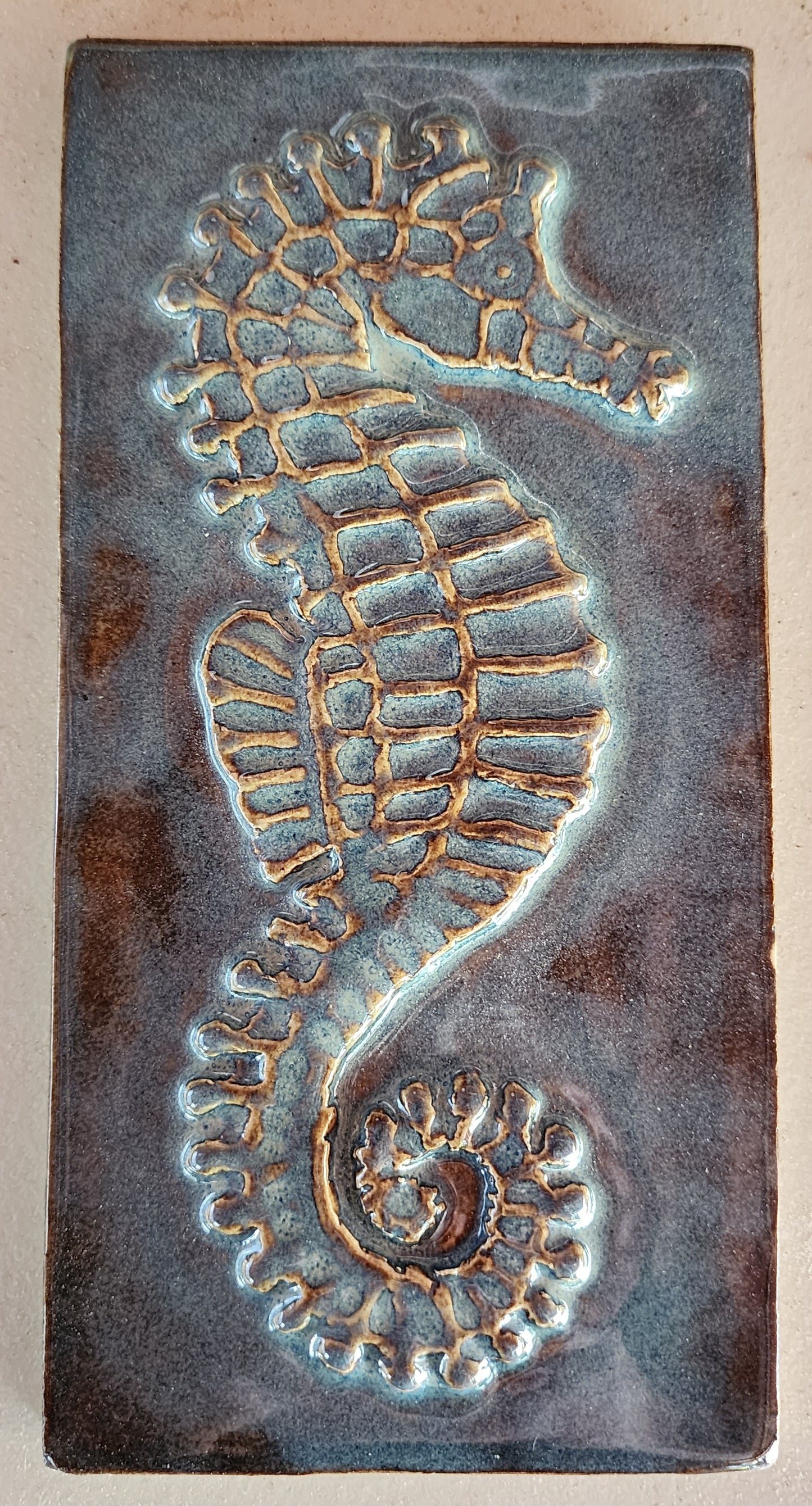 Seahorse, single glaze, 8x4 inches